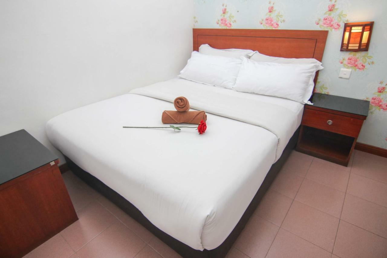 Rose Cottage Hotel Taman Daya Johor Bahru Esterno foto